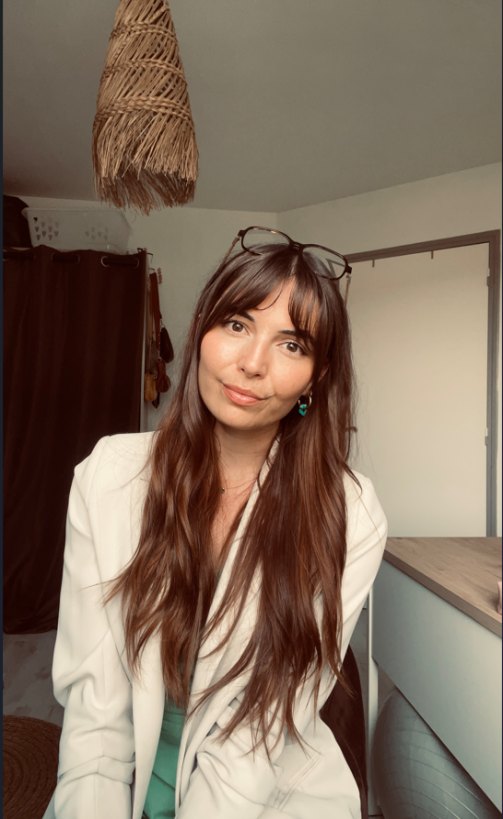 Portrait de Fanny Desbordes. Psychologie au Cocon dans la Grange.